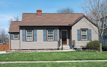 Stop Your Aluminum Siding from Chalking: Cleveland’s Best Refinishing Guide